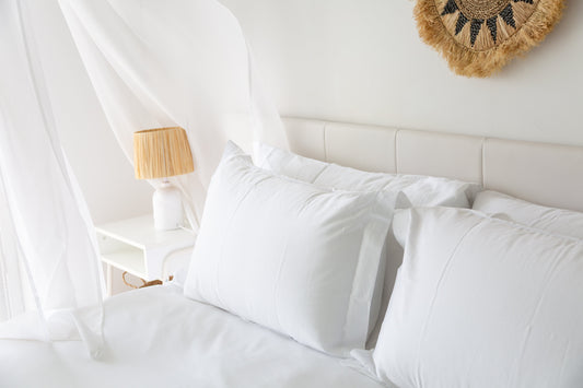 Synthetic vs Feather Filling: Which Is Best for Your Bedding?