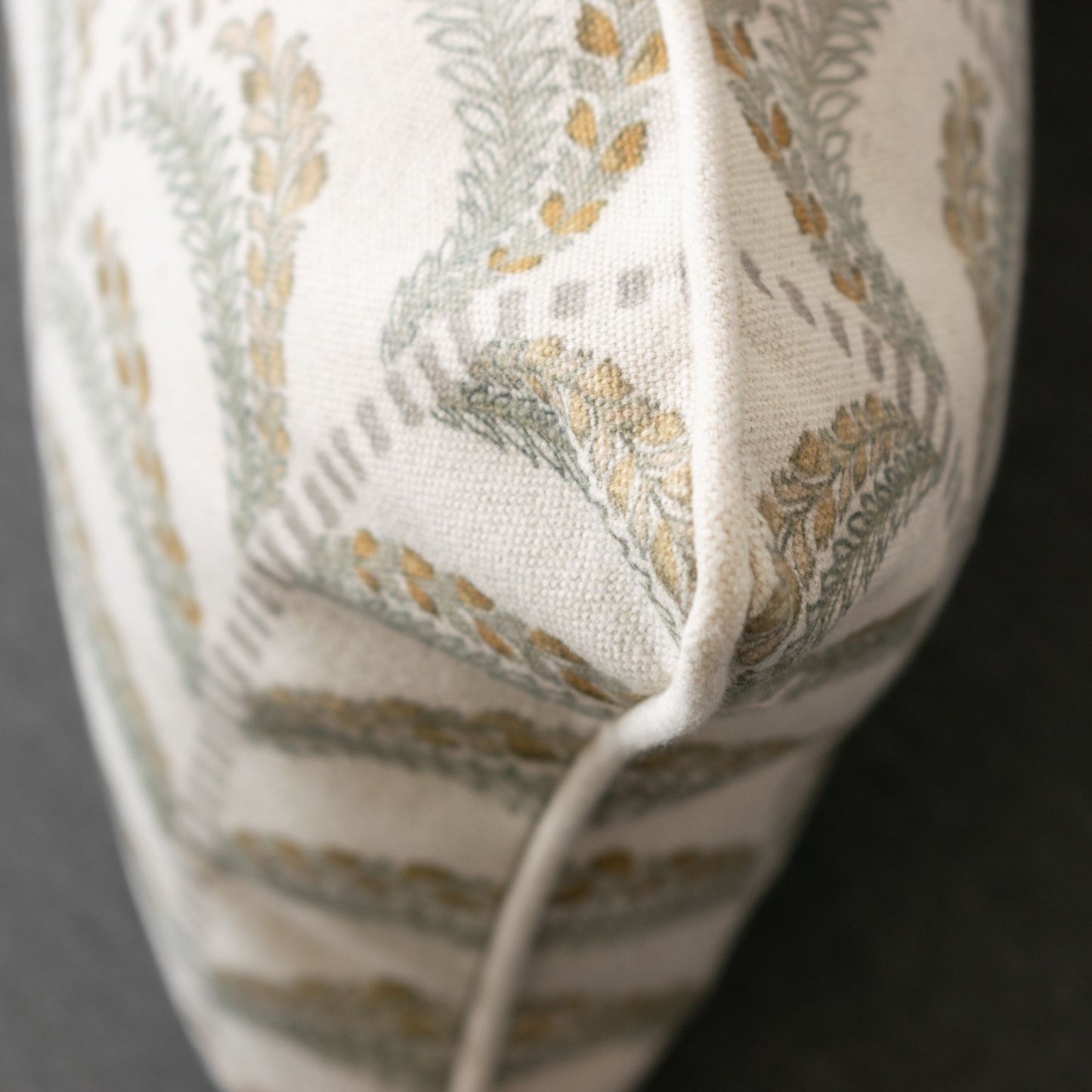 Almofada Decorativa para Interior "Kerala Sticks" - NOVO!