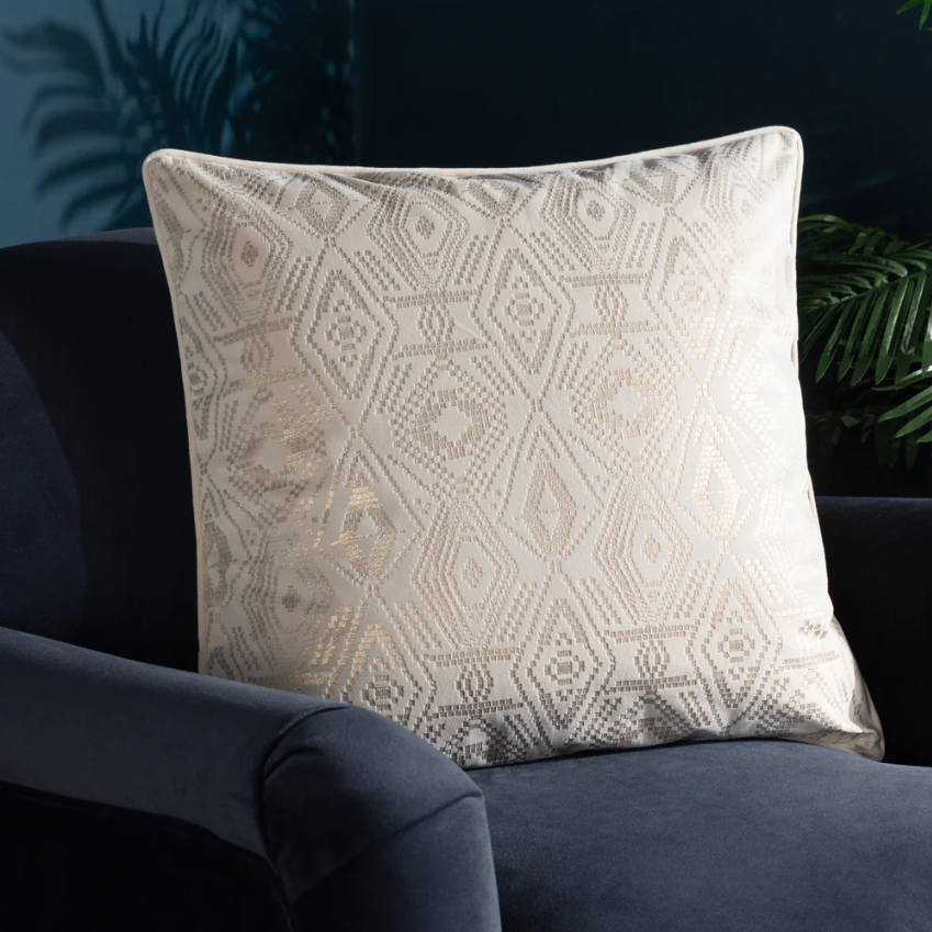 Decorative Indoor Cushion "Tayanna"